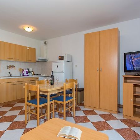 Apartments Ava Poreč Exteriör bild
