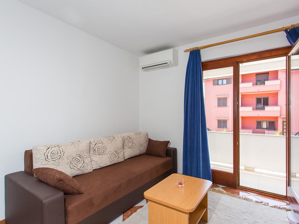 Apartments Ava Poreč Exteriör bild