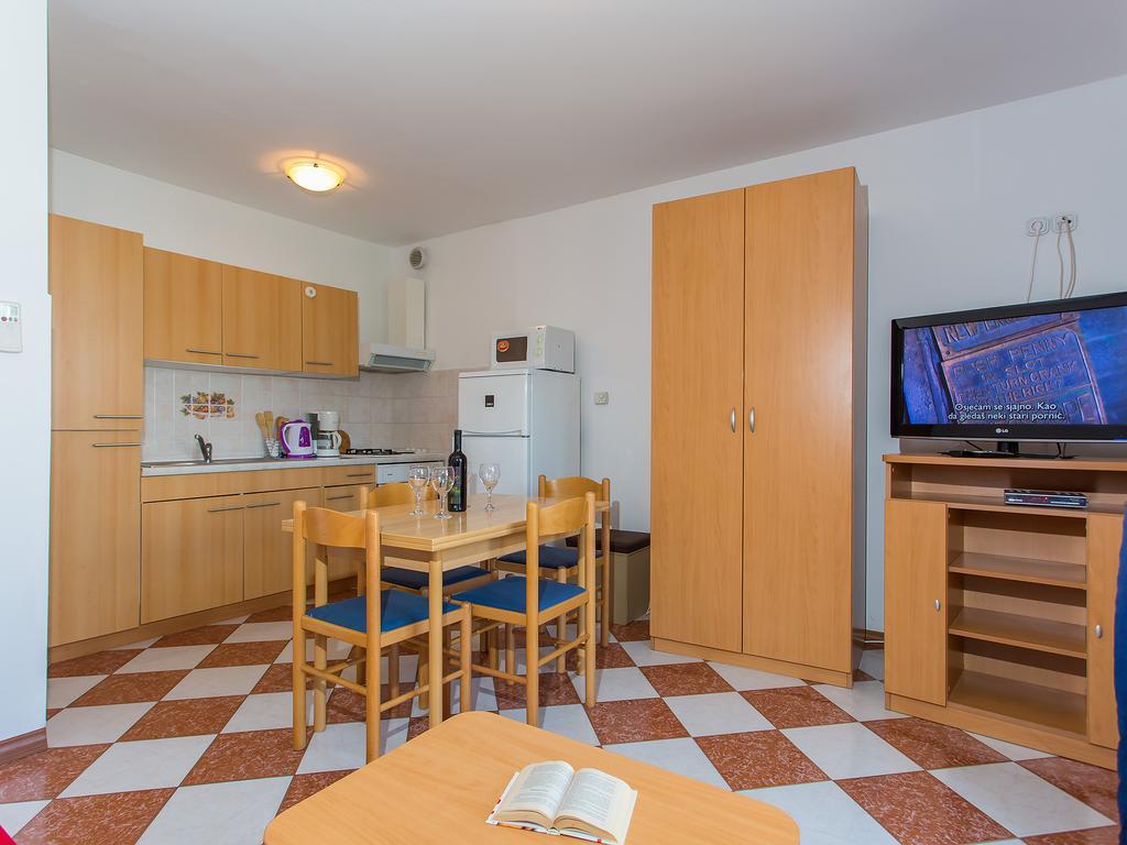 Apartments Ava Poreč Exteriör bild