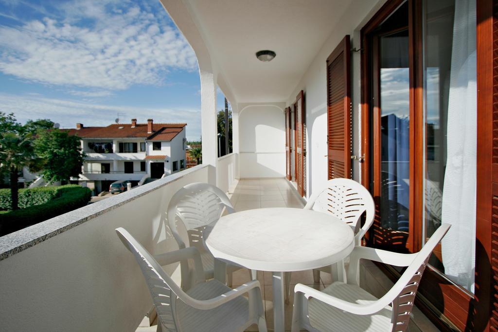 Apartments Ava Poreč Exteriör bild