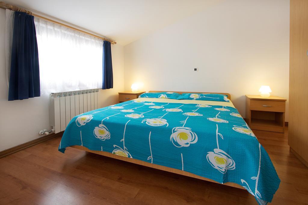 Apartments Ava Poreč Exteriör bild